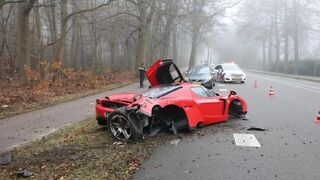 Il éclate sa FERRARI sur l’autoroute,