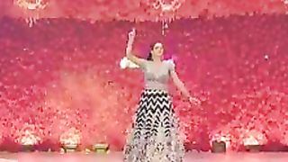 Indian wedding dance |desi girl|Kaun nachdi|nachdene saare|banja tu meri rani|burj khalifa
