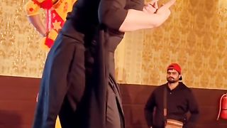 Full Enjoying dance masti