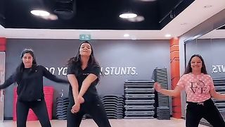 Girls gym workout #gym #girls #dance #exercise #numrakhan7