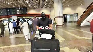 Umrah karke wapas aya gahe Emotional Moment