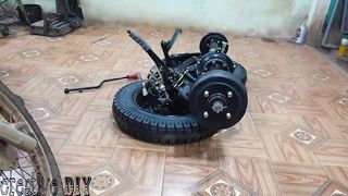 Tôi làm xe ba bánh từ động cơ xe máy cũ