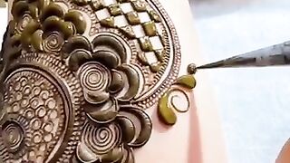 Mehndi Design back hand