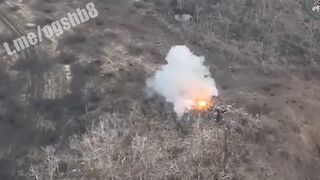Ukrainian Mountain Assault Battalion drops bombs on Russian trench