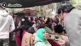 Imran Khan koi Hath bh nahi laga sakta