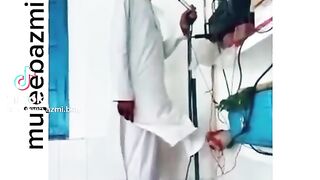 Tumhaare baaap ke noukar nahen hen
