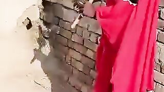 سانپ پکڑنے کا انوکھا طریقہ ویڈیو شیئر ضرور کریں