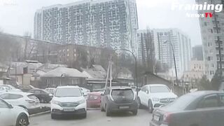 Momen ledakan besar meletus di gedung patroli perbatasan di Rusia menewaskan sedikitnya satu orang