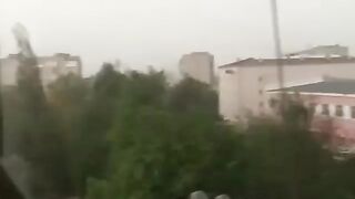 Сильний вітер