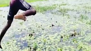 This guy has a unique way of catching fish