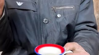 Cooking delicious egg sandwiches????