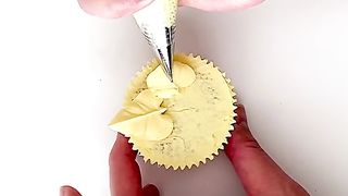 Beautiful cup cake decoration