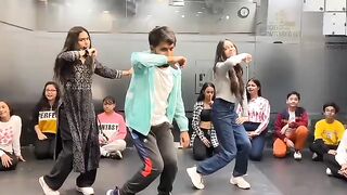 Mein teri aakhon mein udase kabi sekh sakda nai song