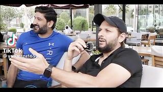 Lagend cricketer making fun
