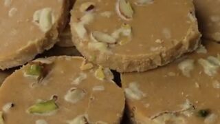 Besan sweets recipe ( subscribe please )