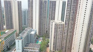 Gedung gedung pencakar langit yang indah