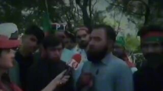 Asko bolte Hain leader love you imran khan sahib