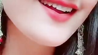Shairana si hai zandgi