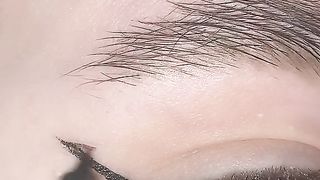 Yeeesss (harsh truth is also dried up eyeliner)