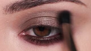 An easy way to get the perfect Smokey eye glam!