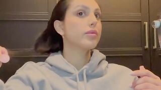 Tear-jerking moment new mum with tumour shaves head alongside partner!