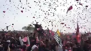 Tum Shell Barsao Pholl Barsanin kayliay Hum Hain Na