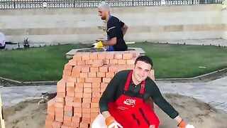 Czn farkıyla Dünyanın en Büyük pizzasını sever misi