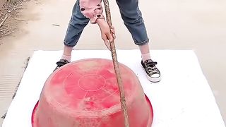 Check out this artist's impressive painting skills!