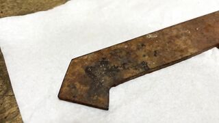 Restoration Rusty Survival Knife