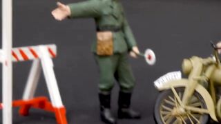 Military miniatures german motorcycle orderly set