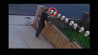 Голова повернулась сама
