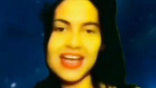 bernyanyi saat acara Reuni