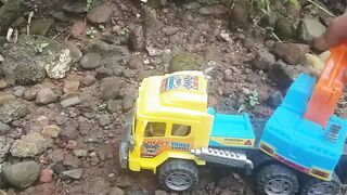 MOBIL BERAT INI BISA ANGKUT BEBAN BANYAK