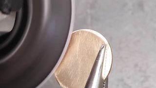 Amazingly Turning Coin Into A...