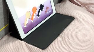 Funny cat waching TV