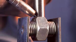 From ordinary bolts to a tool you can't buy