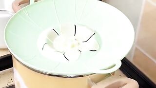 What I am sharing today is the anti-spill lid!