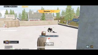 Fighting 1v3 in pubg mobile