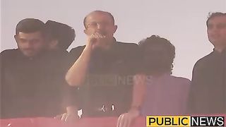 پی ٹی آئی رہنما اسٹیج پر آپس میں ہی الجھ پڑے، شدید تلخ کلامی،  #imrankhan #publicnews