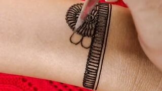 Unique Mehndi Design