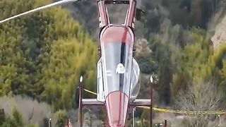 Décollage de l'hélicoptère K-MAX