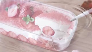No Oven Strawberry Tiramisu in 10 Minutes