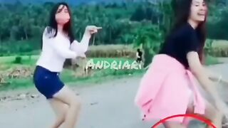 Joged si boleh di mana aja?