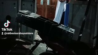 Rak besi siku lubang