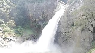 Dunhinda Waterfall in Sri Lanka