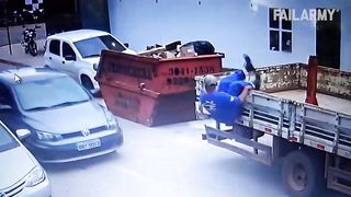 Hilarious CCTV Fails Of 2022 2