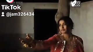 Tayra joram koi nahn apay man layan