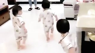 3 twins 2