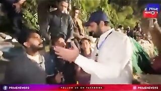 Police kuttay walay biscuits b kha gai