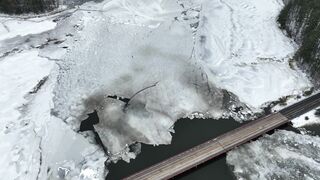 Aerial bridge ice